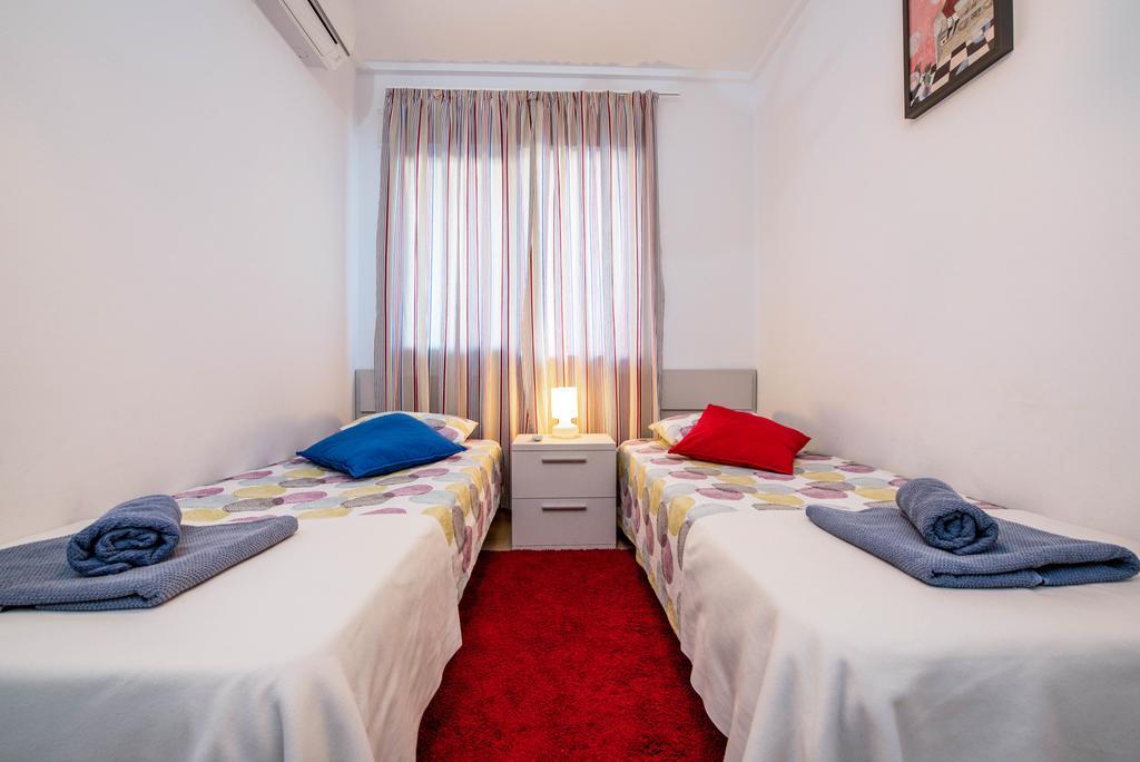 Alicante Apartments ภายนอก รูปภาพ
